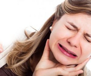 Tẩy trắng răng có ê buốt không